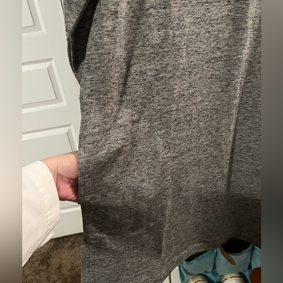 NWT grey tunic with POCKETS! - Picture 2 of 4